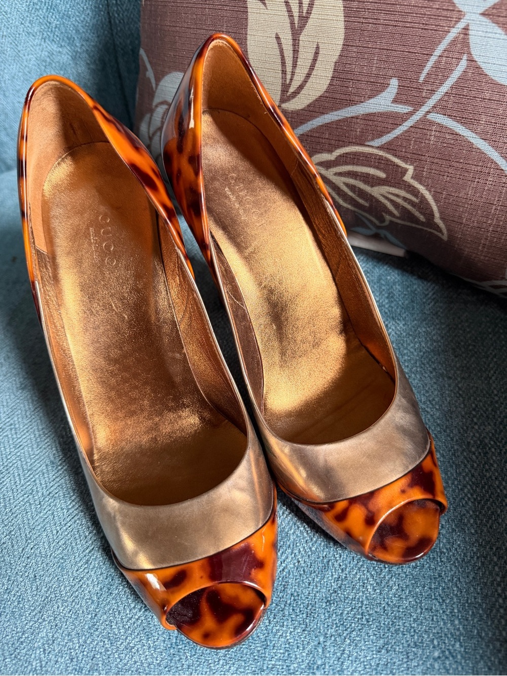 Peep-Toe Women’s Gucci Pumps in Tortoiseshell and Metallic Bronze